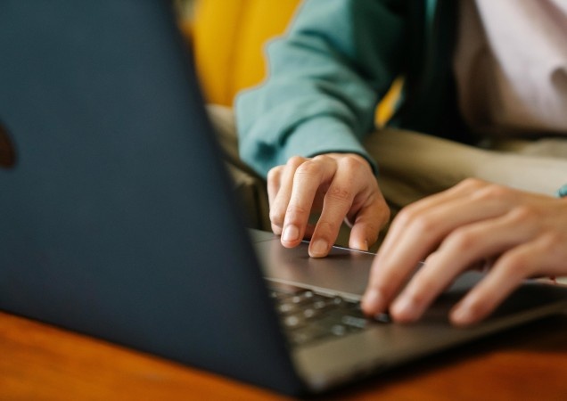 Image representation of a professional getting their payout for a subscription-based work.